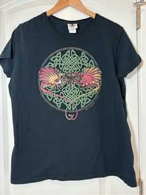 Keltic Designs Black Tee with Green Celtic Knot #156